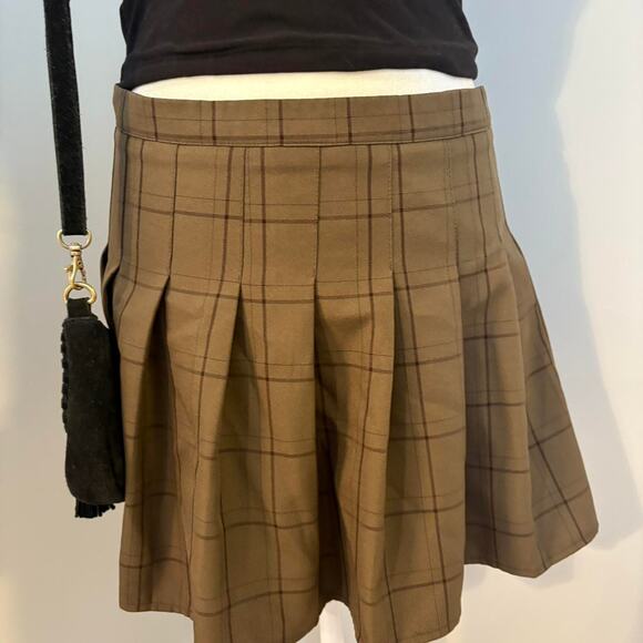 Brown Pleated Mini Skort – Plaid Y2K Schoolgirl Vibes - Picture 2 of 3